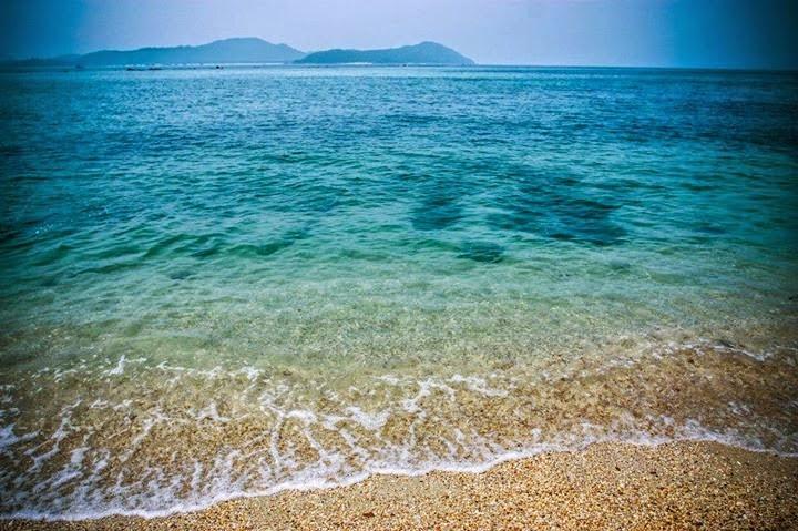 Bãi biển Hồng Vàn - Vẻ đẹp yên bình và lãng mạn nhất Cô Tô